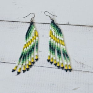 Pantallas de Mostacilla Artesanales – Diseño en Verdes, Amarillo y Blanco