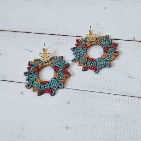 Zarcillos de Macramé Boho – Artesanales, Coloridos y Ligeros
