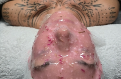 Tratamiento de limpieza facial profunda en Original Skin Co Dorado, Puerto Rico.