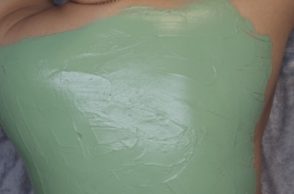 Procedimiento de limpieza profunda de espalda para eliminar impurezas en Original Skin Co.