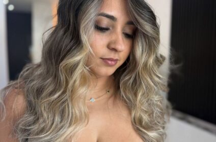 Balayage rubio cenizo · Melena Perfecta by Emily, Puerto Rico