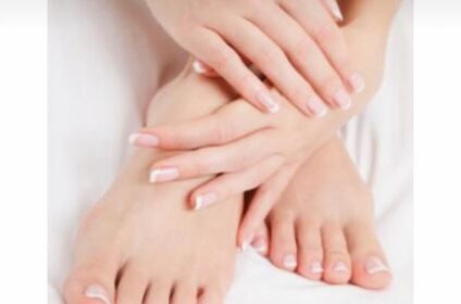 Tratamiento combinado de manicura y pedicura profesional en Pedi Spa Unisex Carolina.